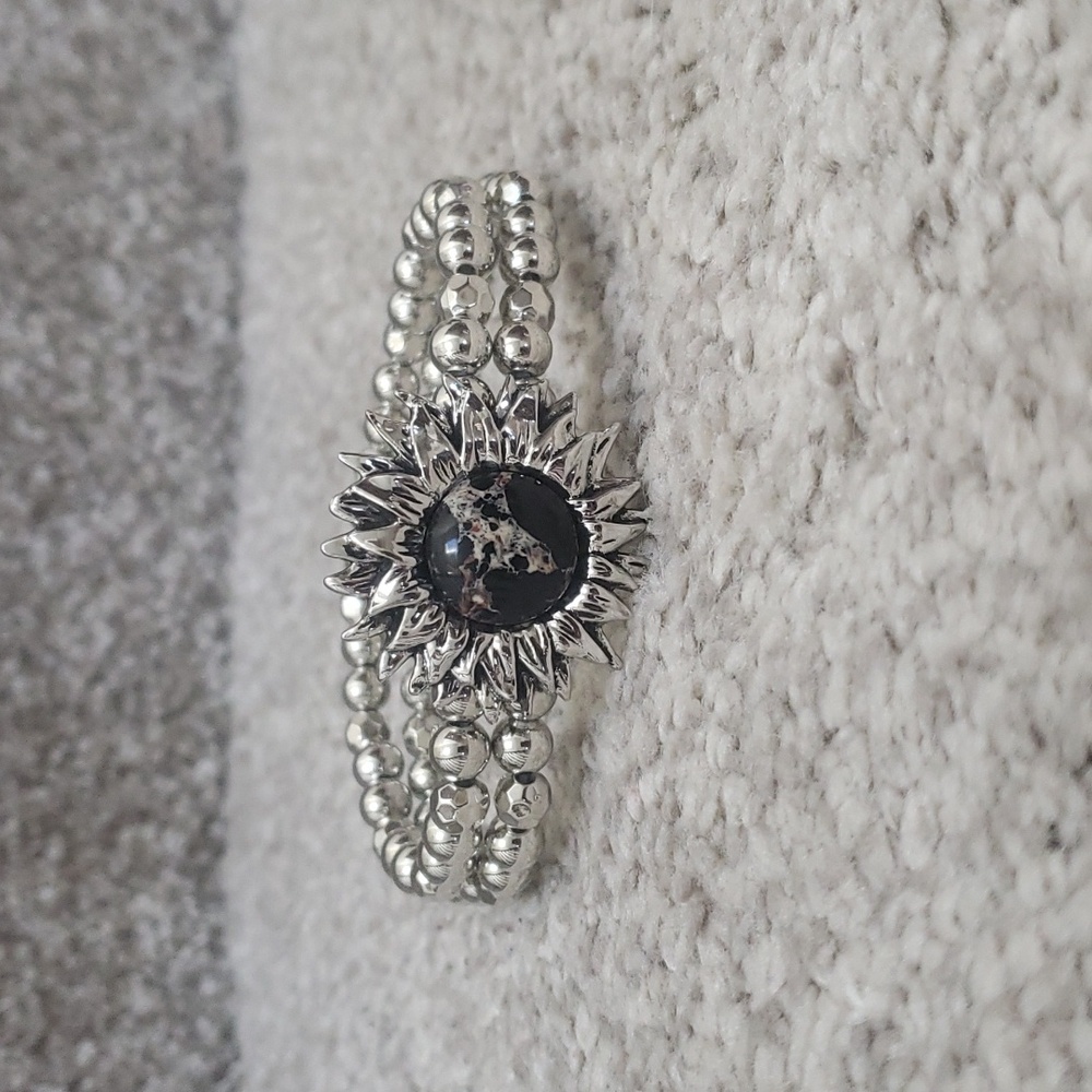 Flower stretch band silver bead bracelet